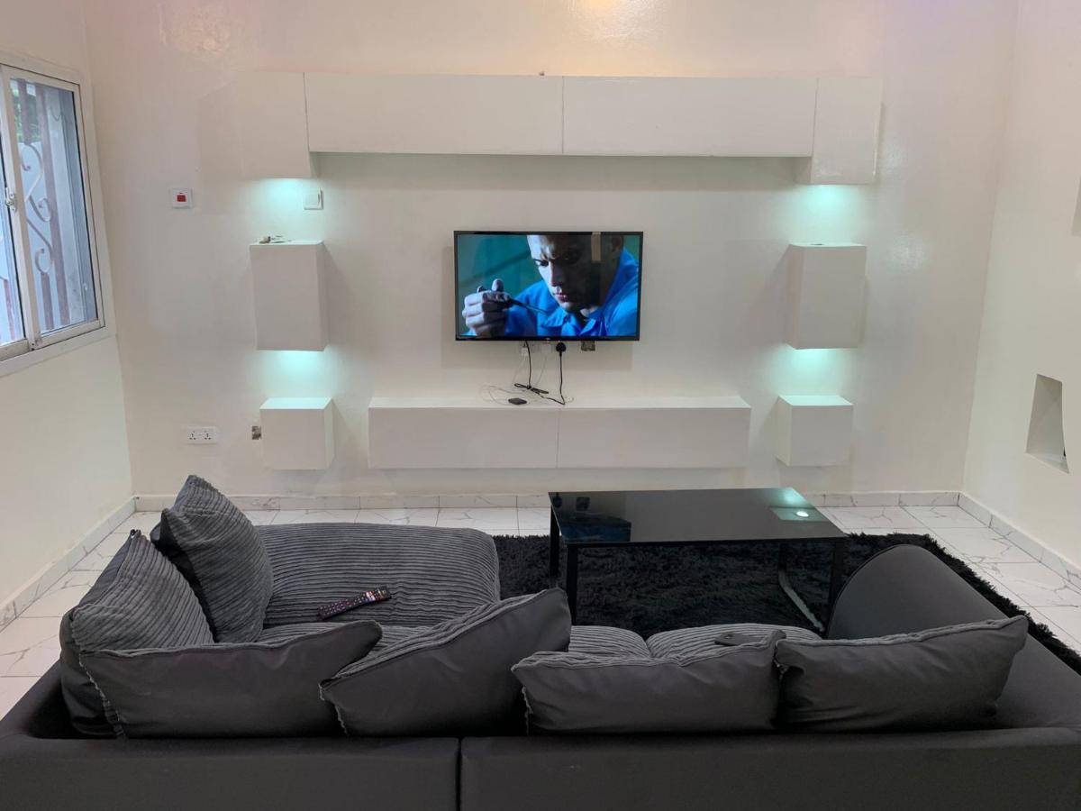 Matano Guest House Brikama Εξωτερικό φωτογραφία